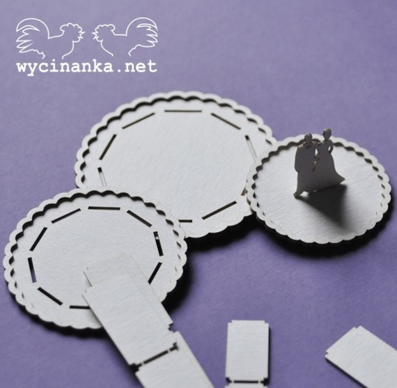 WYCINANKA - 3D Hochzeitstorte mit Braut und Bräutigam und Rüschen