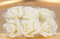 Ecru-Schaumstoffblumen mit Tüll
