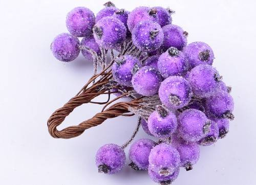 Gefrostete Beeren - lila - 1 Zweig mit 40 Beeren