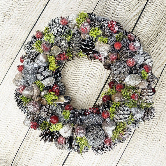 Mattierte Kugeln auf rotem Draht - ca. 6 Stk